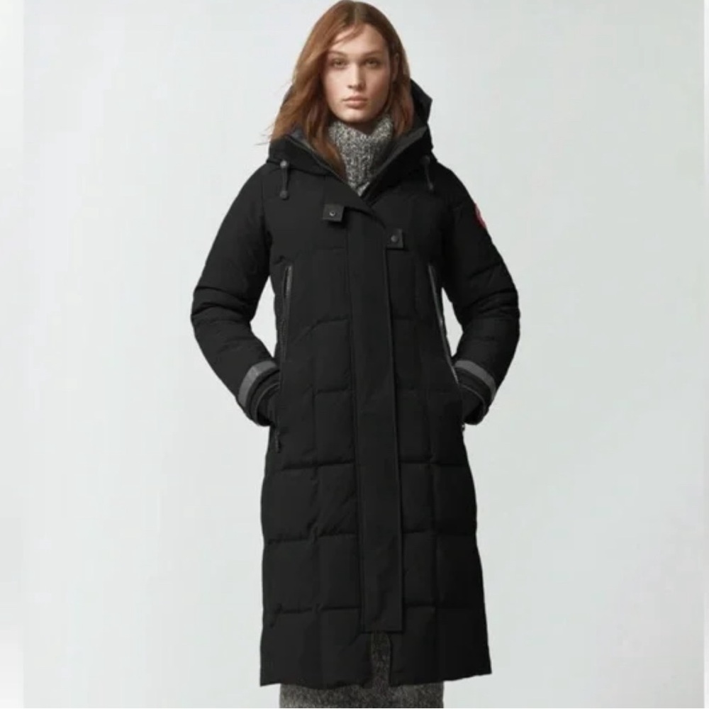 🥳🤯☄️FLaSh SALe!!!! NWT Canada Goose Black Elmwood Parka size Medium